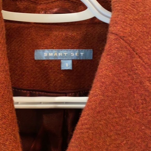 Gorgeous bronze/rust coloured blazer.. size is actually a 1 - Picture 2 of 5
